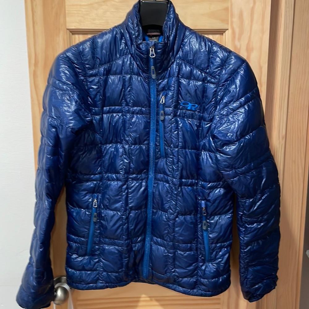 Outdoor Research Men’s ultralight 800 fill down Pertex Quantum GL.